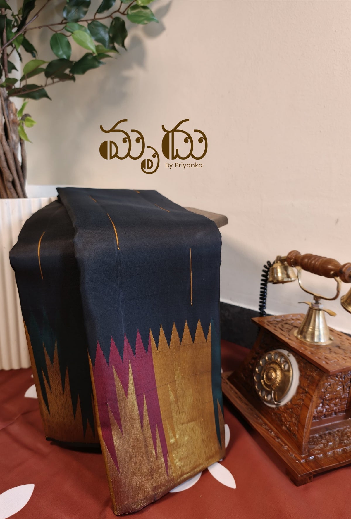Black Kancheepuram Ettukol Silk Saree